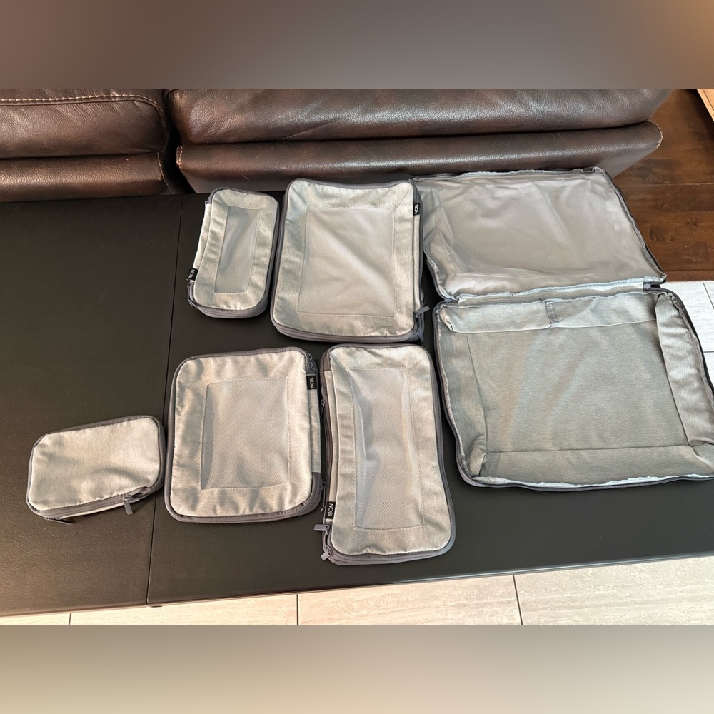 NOBL 6 piece luggage compression cubes .. excellent condition used 1 time